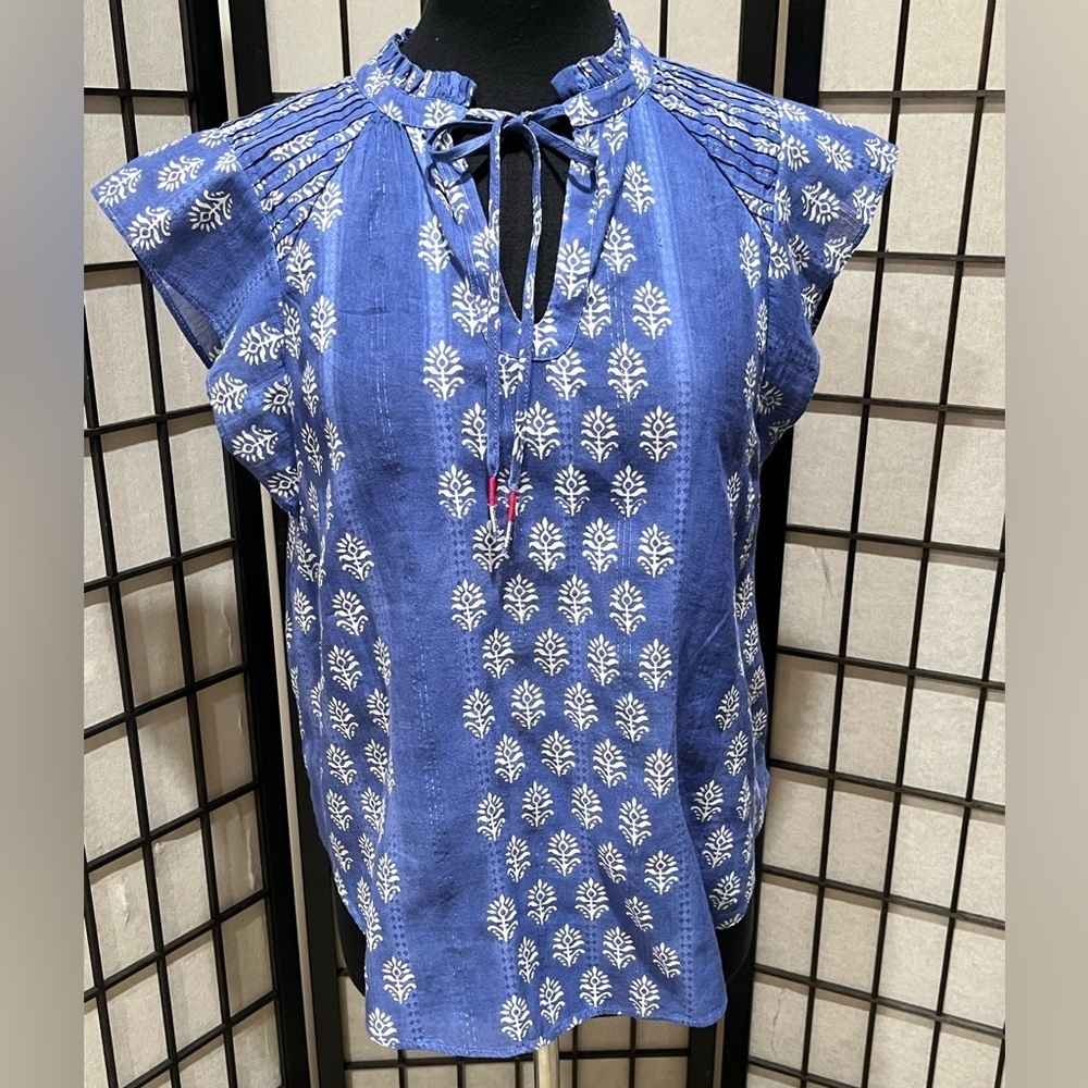 Anthropologie Maeve Blue and White BLOCK PRINT Floral PEASANT BLOUSE SIZE S